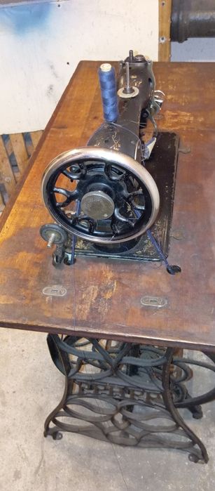 Zabytkowa (sprawna)maszyna do szycia firmy "PFAFF"
