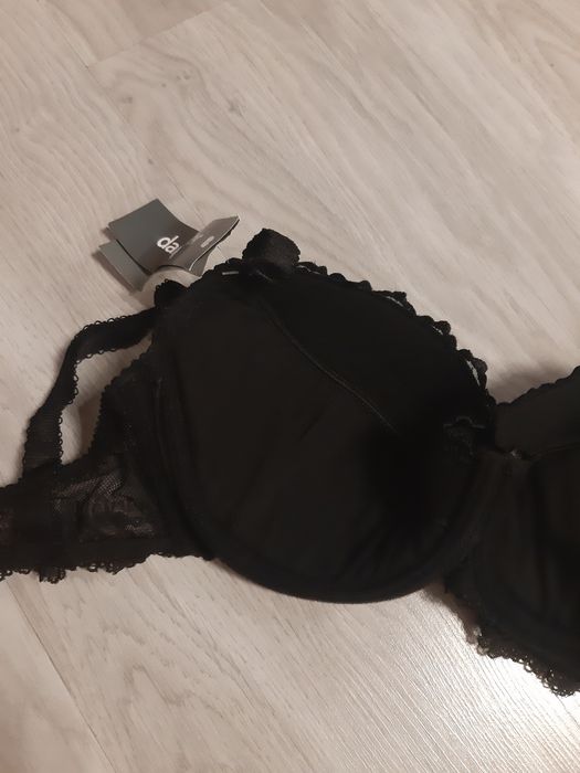 Nowy czarny biustonosz 70G Dama Kier dobra jakość