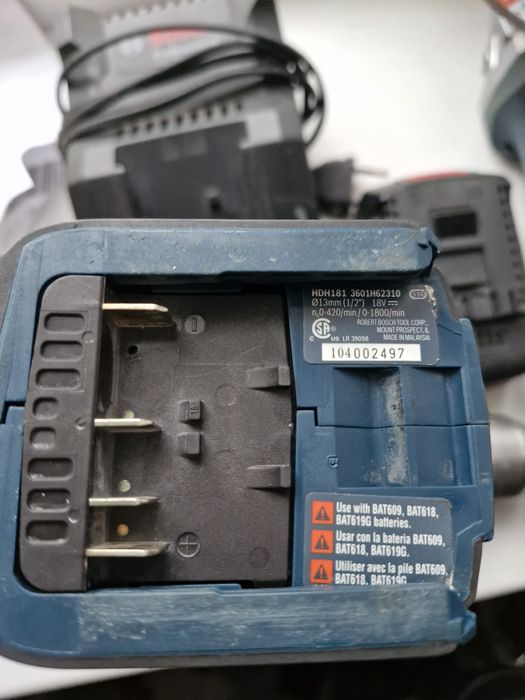 Bosch  Шуруповерт.