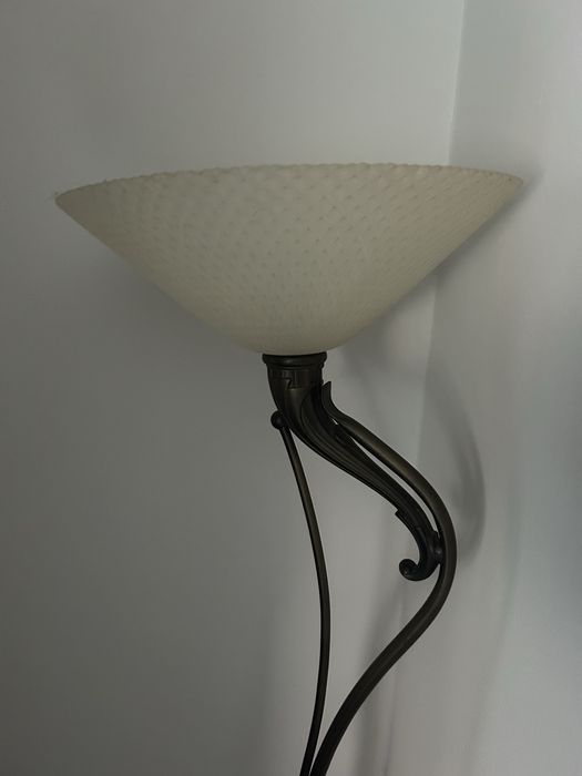 Lampa stojąca ….