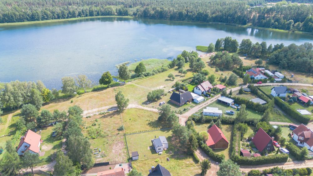 Domek letniskowy z widokiem na jezioro Spore