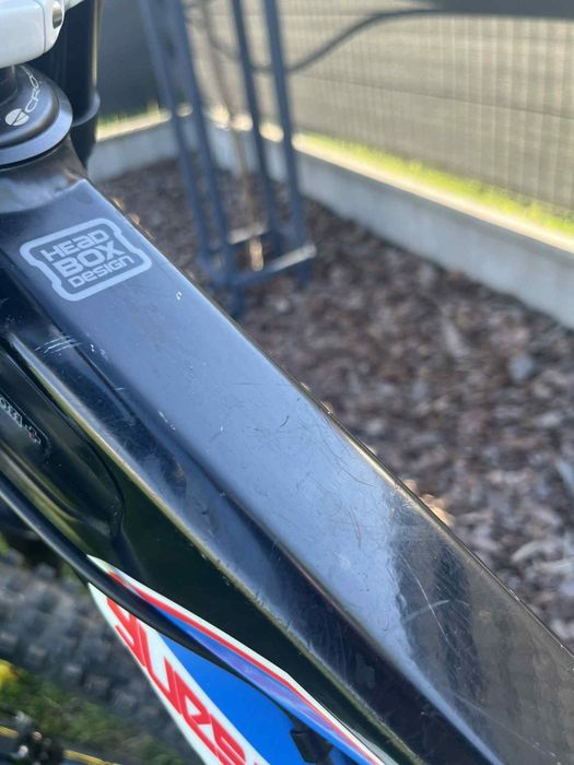 YT Industries Tues DH -rower downhill/full