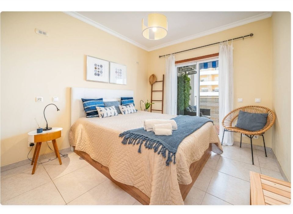 T1 com piscina e ar condicionado