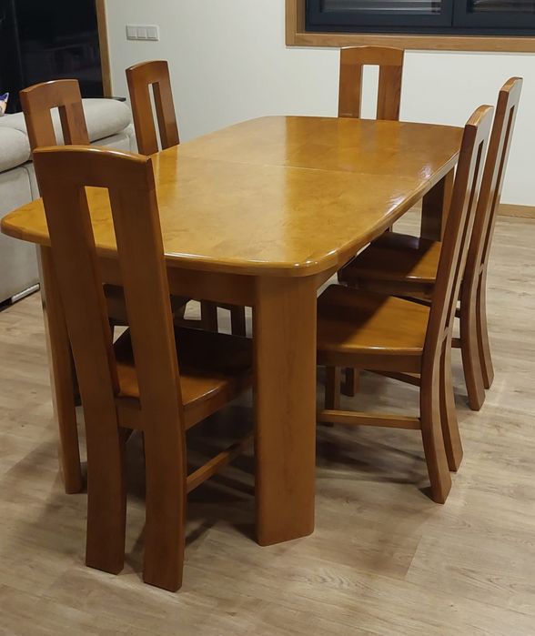 Mesa madeira pinho, oferta cadeiras