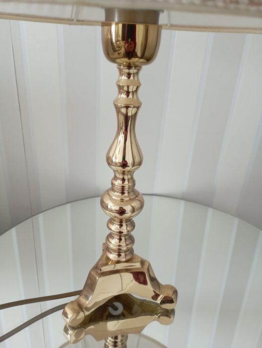 Candeeiro em metal dourado