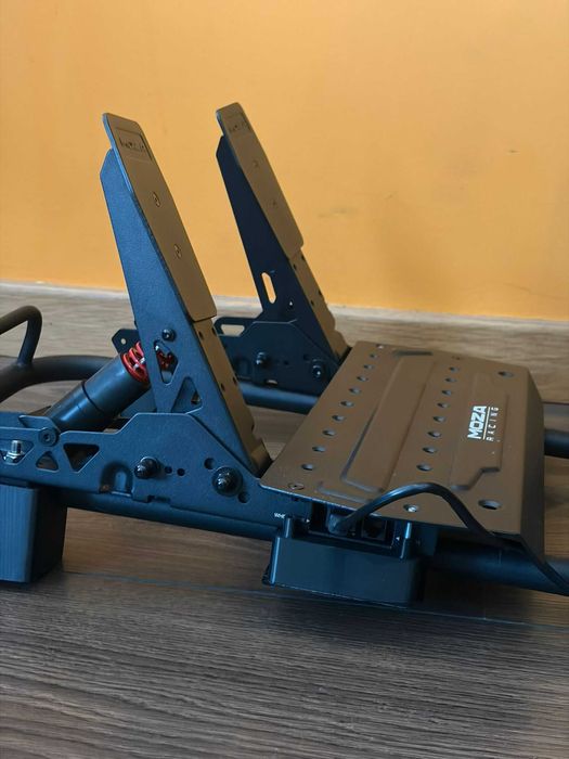 Moza R3 Bundle + Playseat Challenger – Setup completo pronto a usar