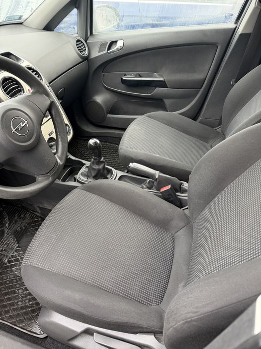 Opel Corsa D 1.3 5 drzwi Niski Przebieg