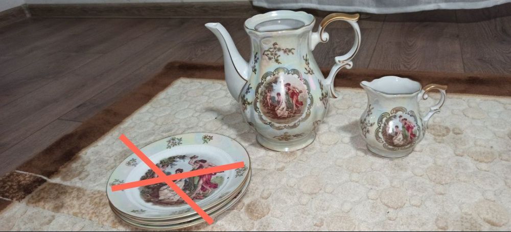 Тарілки, чайник і молочник Мадонна ГДР