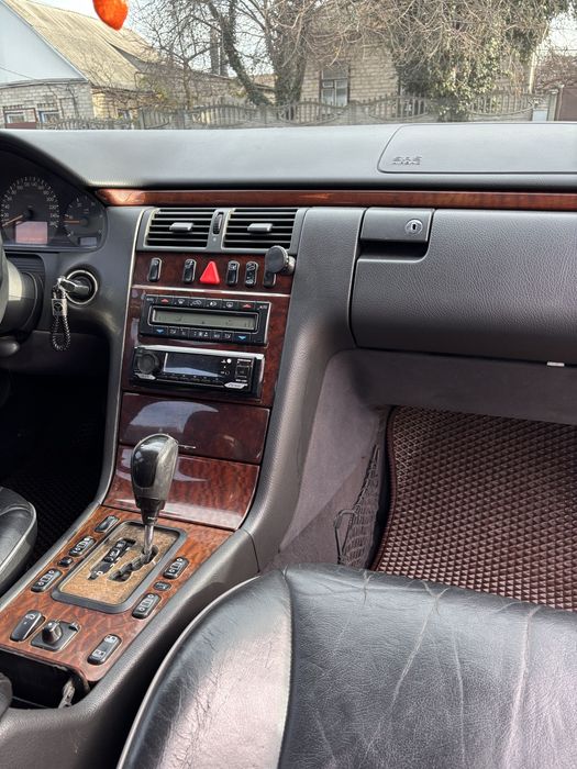 Продам Mercedes W210 3.2 dizel