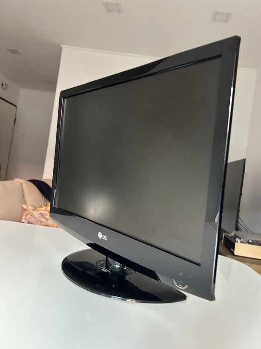 TV LG modelo 22LG3050