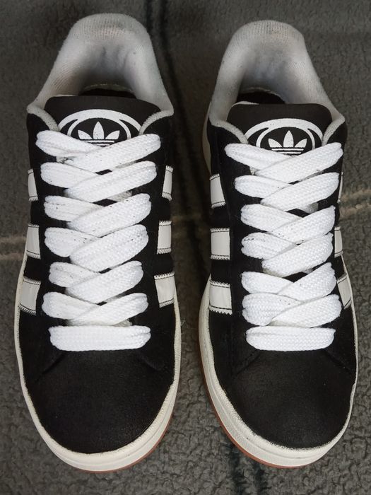 41(26) Adidas Campus