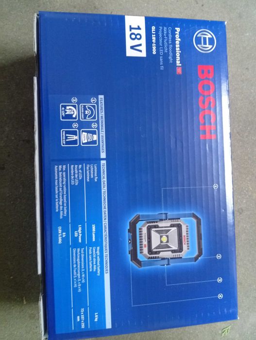 Lampa halogen roboczy LED Bosch GLI 18V-1900 nowy