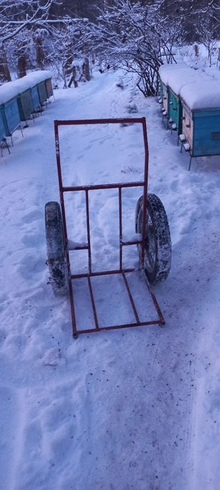 Тачанка для вуликів дадан 10-12 рамок