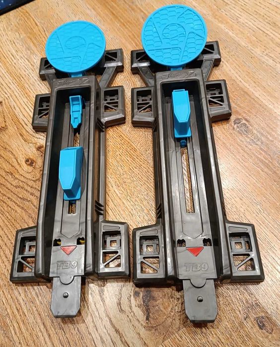 Hot Wheels tory, parking, skrzyżowanie, wyrzutnie   - odbiór osobisty