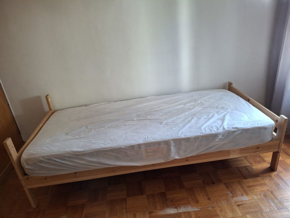 Cama solteiro sem colchão