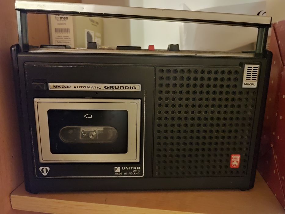 Radiomagnetofon Grundig.