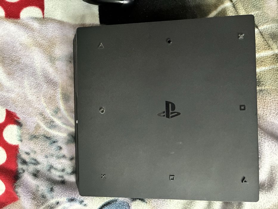 Sprzedam ps 4 pro 1T