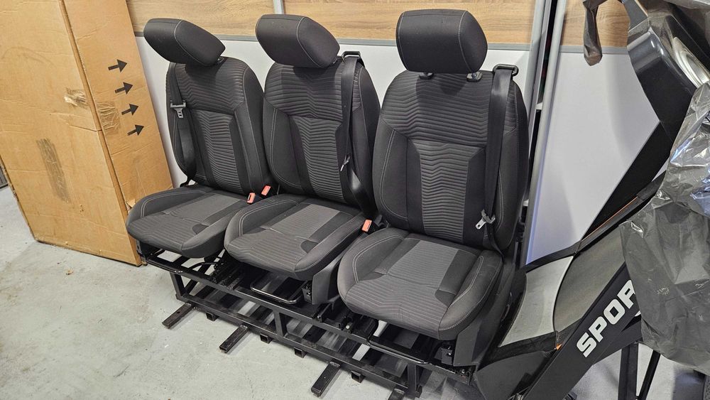 Fotele II i III rzad Trafic, Vivaro, Transit Custom, regulowane, pasy