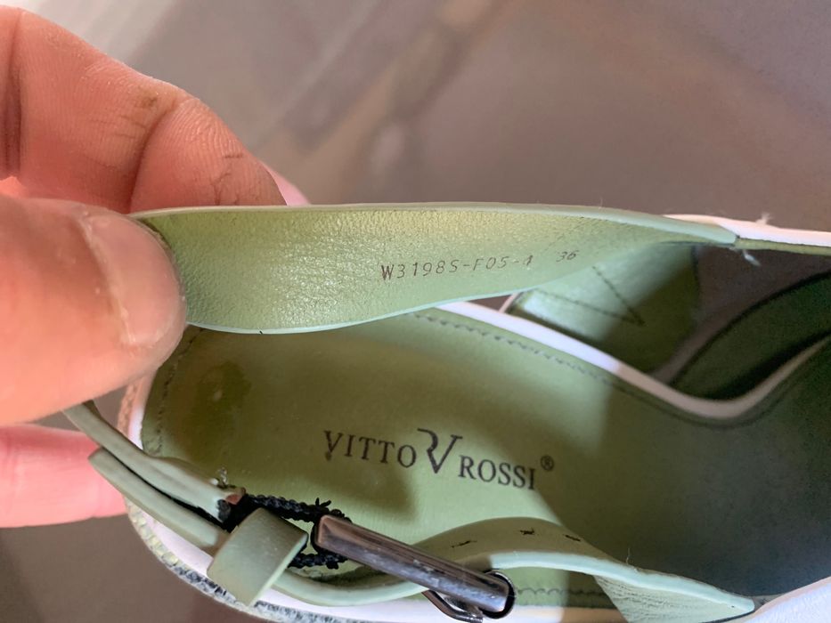 Босоніжки шкіряні Vito Rossi
