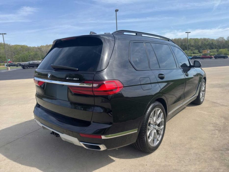 BMW X7      2021