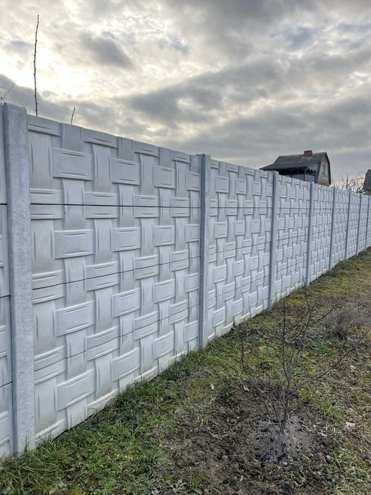 Бетонний євро паркан