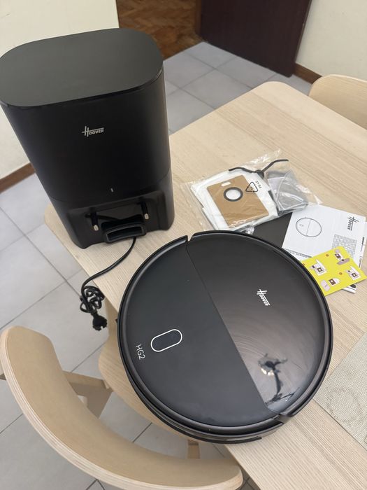 Robo aspirador total controle pelo telemovel (3 meses de uso) com garatia ainda
