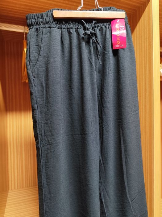 Calças pretas fluídas