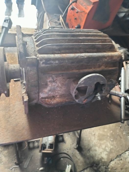 Електродвигун продам