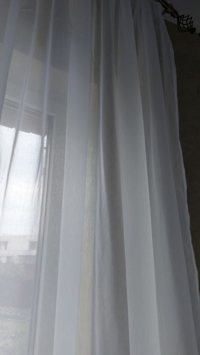 Тюль білого кольору