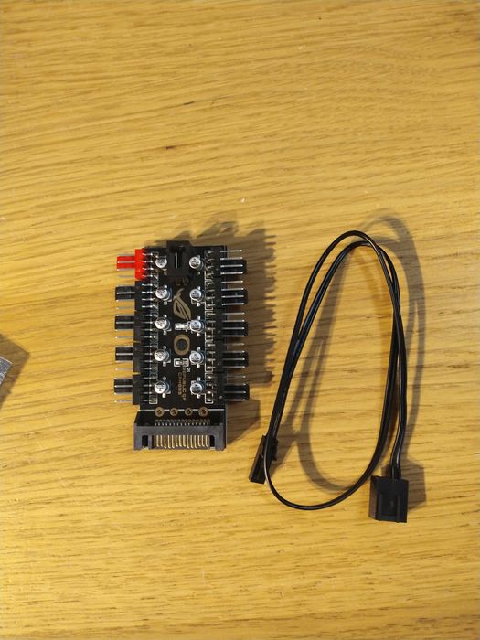 Controladora de ventoinhas automática basta ligar a Motherboard