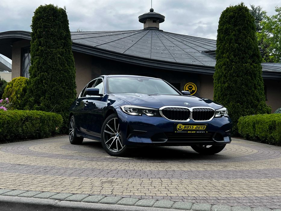 BMW 330 І 2019 року