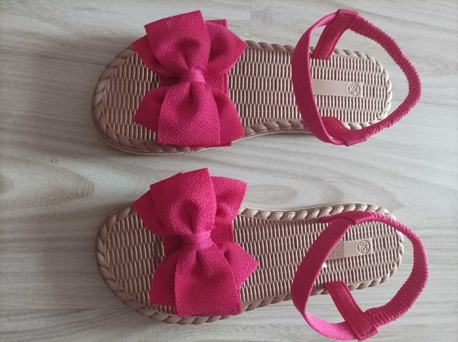 Nowe sandałki damskie