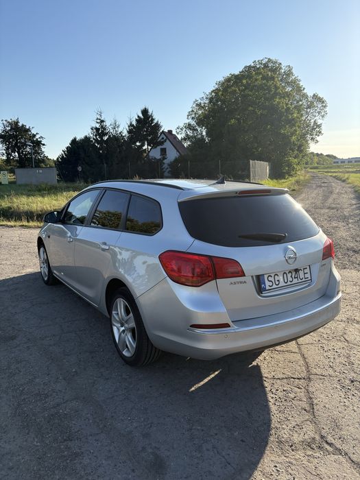 Opel Astra J lift Kombi 2013r