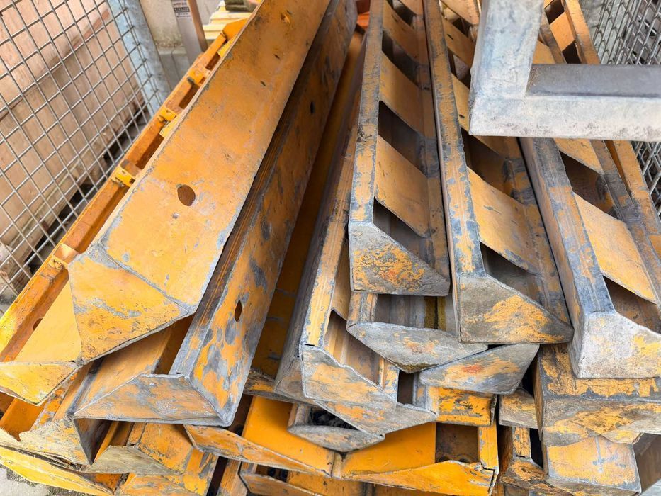 UŻYWANY PERI DOMINO zestaw fundamentowy 191,60 m² | dobry stan