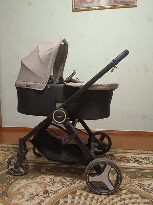 Коляска-люлька і сидяча Chicco