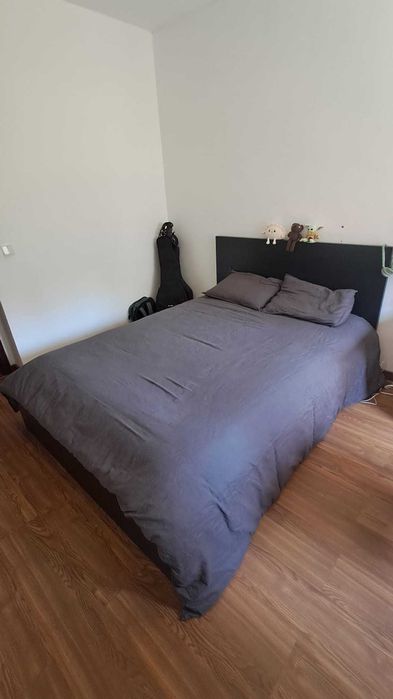 Cama de casal + estrado (sem colchão)
