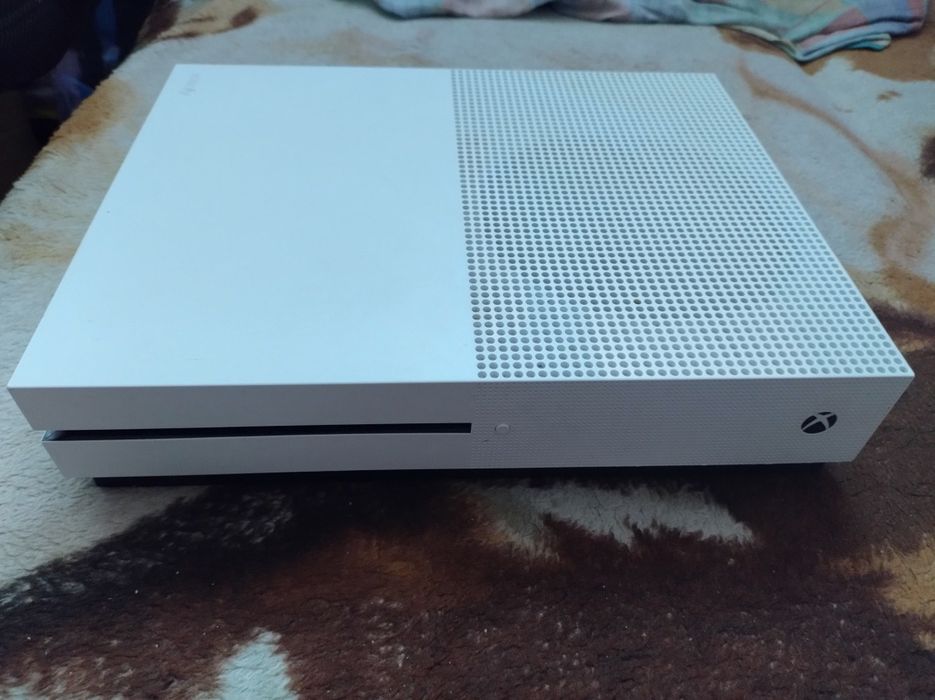 Sprzedam Xbox One S 1TB