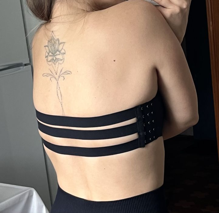 Топ-бандо без бретелей з чашками