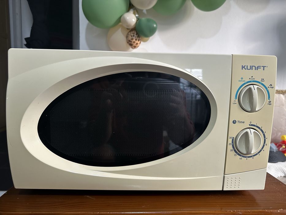 roupeiro lateral e micro-ondas