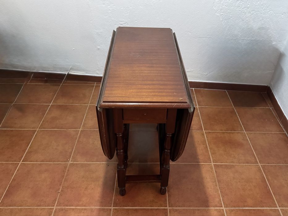 Vendo mesa de madeira