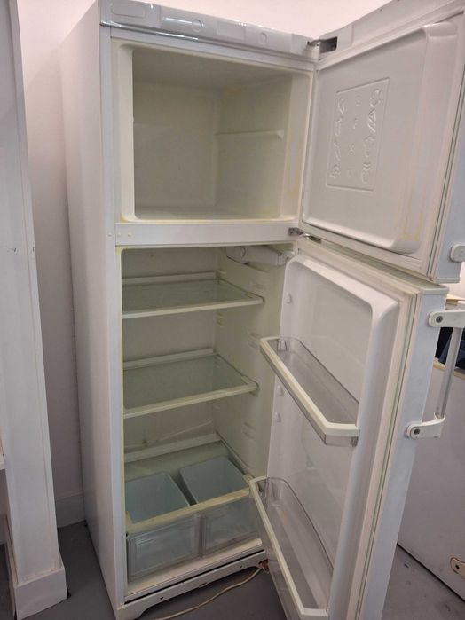 Frigorífico Duas Portas Macorlux – A Funcionar