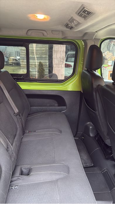 Opel Vivaro 1.6 Biturbo  pełna osobówka