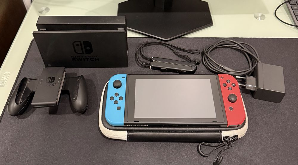 Nintendo Switch v2 Desbloqueada com todos os acessórios