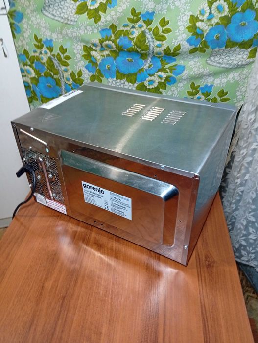 НЕРЖАВІЙКА ПОВНА ! ! ! Є гріль  в дуже гарному стані все працю ОЛХ дос