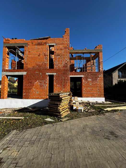 Продаж сучасного двоповерхового будинку в с. Бірки, вул. Львівська