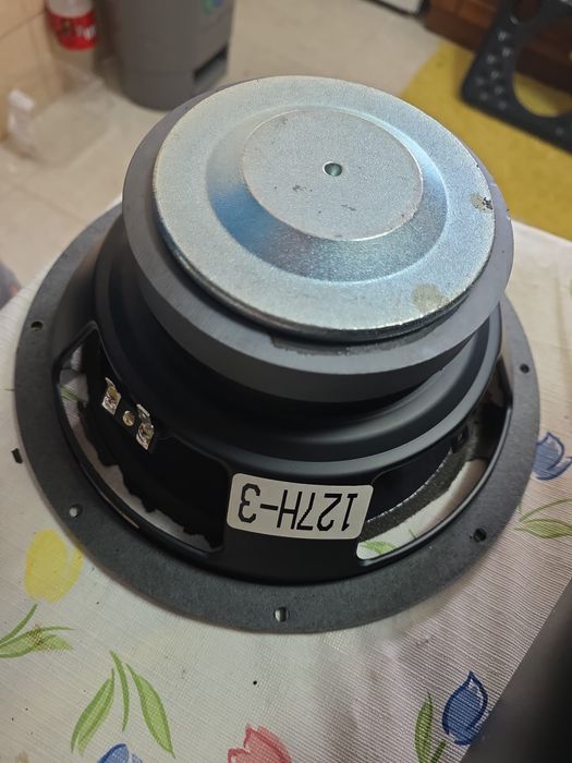 Colunas JBL de parede / ambiente – Par em excelente estado
