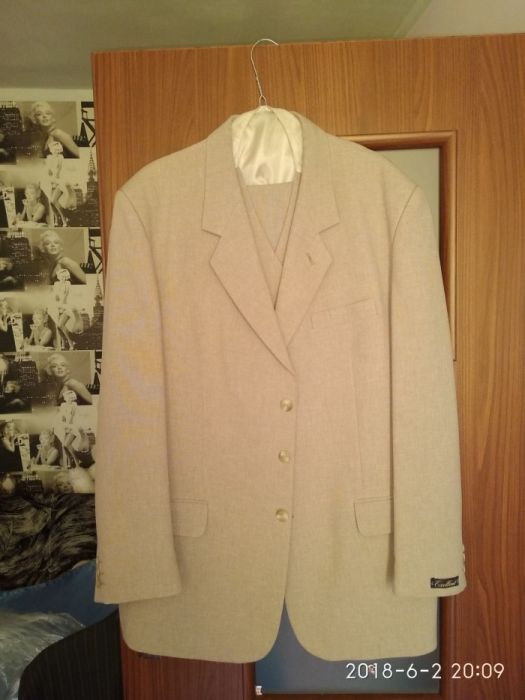 Garnitur 182/56, był założony tylko raz więc sprzedaje jako nowy