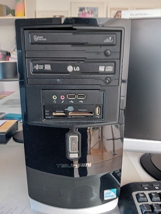 Computador e monitor LG