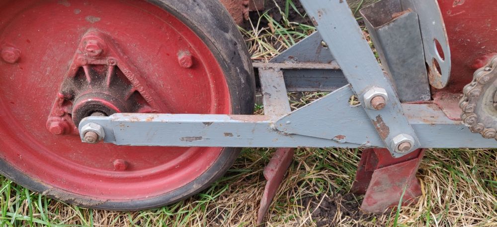 Сіялка точного висіву сівалка однорядна бункерна