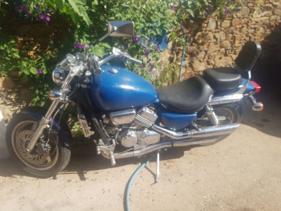 Vendo mota honda magna 750